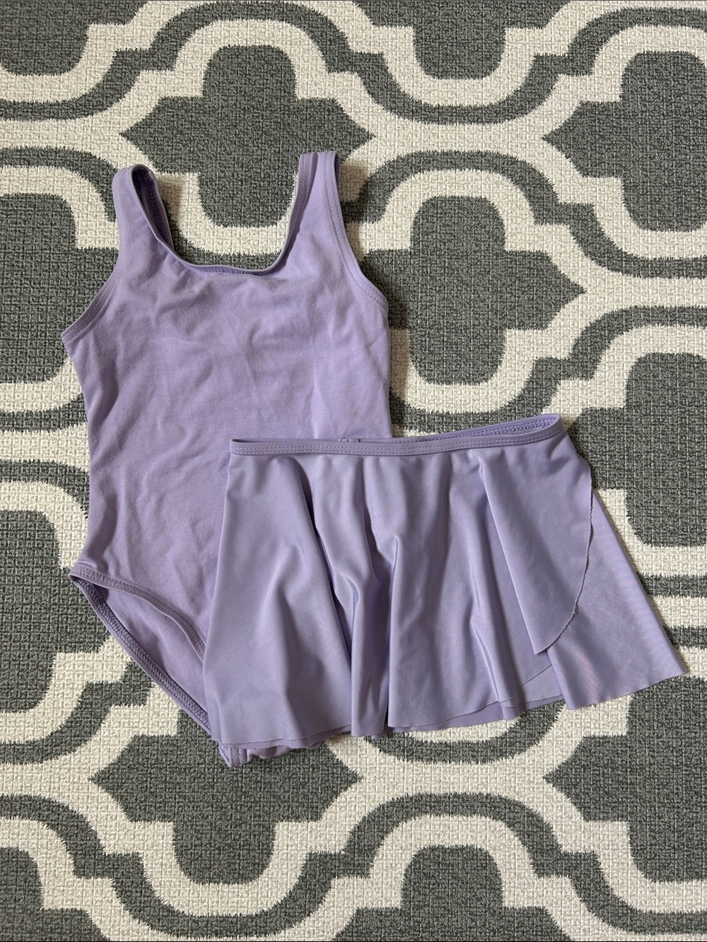 Girls Lavender Dance Leotard and Skirt size 5T - or size 116